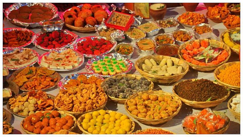 Mathura Famous Street Food: कृष्ण की नगरी मथुरा के स्ट्रीट फ़ूड में होता है गुजरती जायके का पुट, आप भी चखें स्वाद