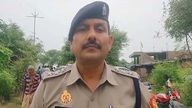 Kanpur News: खेतों में बनी झोपड़ी में सो रहे बुजुर्ग की बेरहमी से हत्या, पुलिस जांच में जुटी