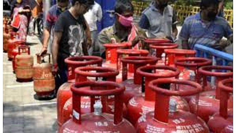 LPG Price in September: घट सकते हैं घरेलू LGP सिलेंडर के दाम, इस दिन जारी होंगे नए रेट