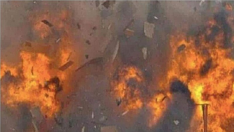 West Bengal Factory Blast: अभी-अभी पश्चिम बंगाल में पटाखा फैक्ट्री में भीषण विस्फोट, 6 लोगों की मौत