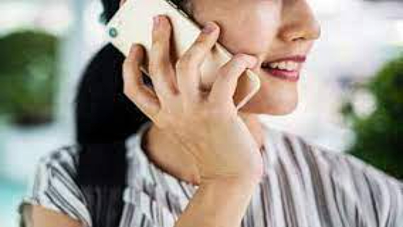 TRAI Report: यूपी वाले हर महीने 36 घंटे करते हैं मोबाइल पर बात