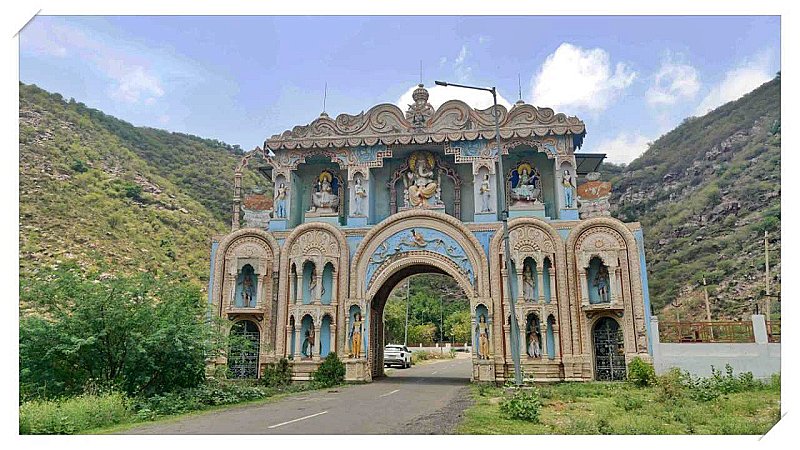 Nuh Nalhar Mahadev Temple: नूंह के नल्हड महादेव मंदिर का है महाभारत काल से सम्बन्ध, वृक्ष से लगातार निकलता रहता है जल