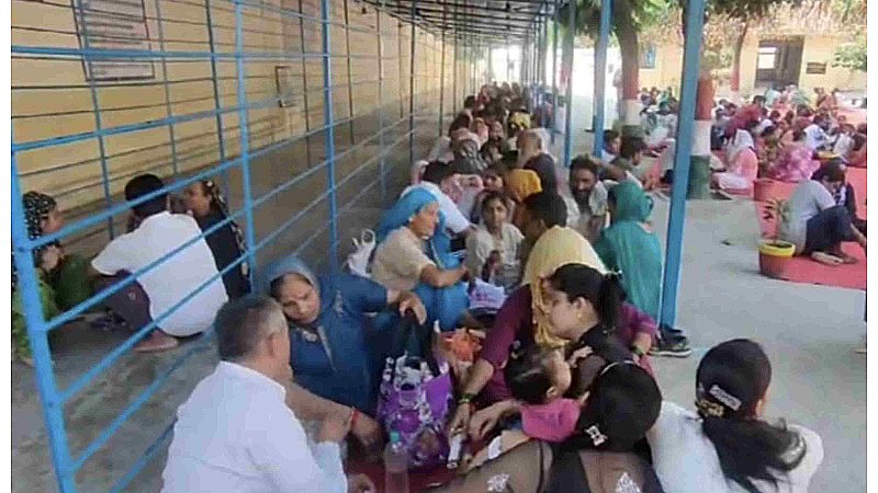 Meerut News: चौधरी चरण सिंह जिला कारागार में राखी बांधने पहुंचीं बहनें, मनाया रक्षाबंधन का पर्व