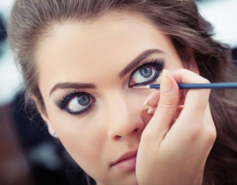 Use these tricks while applying kohl