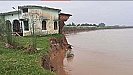 Balrampur News: राप्ती नदी का तांडव! तेज धारा में समां रहे खेत और मकान, बाढ़ राहत के दावों की उड़ी धज्जियां 