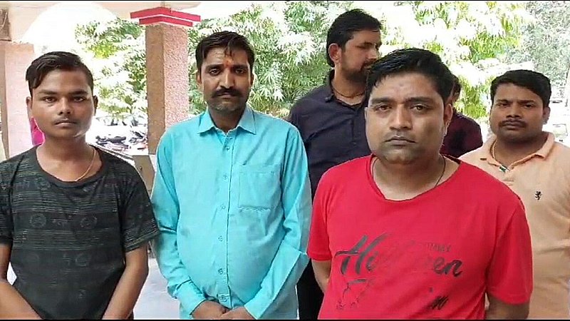 Mahoba News: दुकान में घुसकर दलित को अपमानित कर मारपीट मामले में एसपी से पीड़ित की गुहार, स्थानीय पुलिस पर आरोप