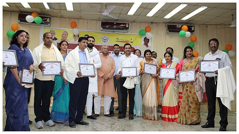 Meerut News: सीसीएसयू में आयोजित हुआ शिक्षक दिवस समारोह, 25 प्रधानाचार्य व शिक्षकों हुए सम्मानित