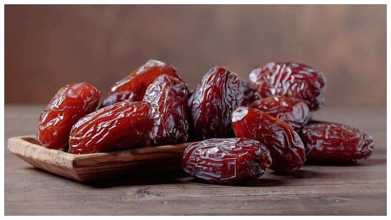 Dates Health Benefits: पोषक तत्वों से भरपूर खजूर होता है एनर्जी बूस्टर, डायबिटीज के मरीज संभल कर करें इसका सेवन