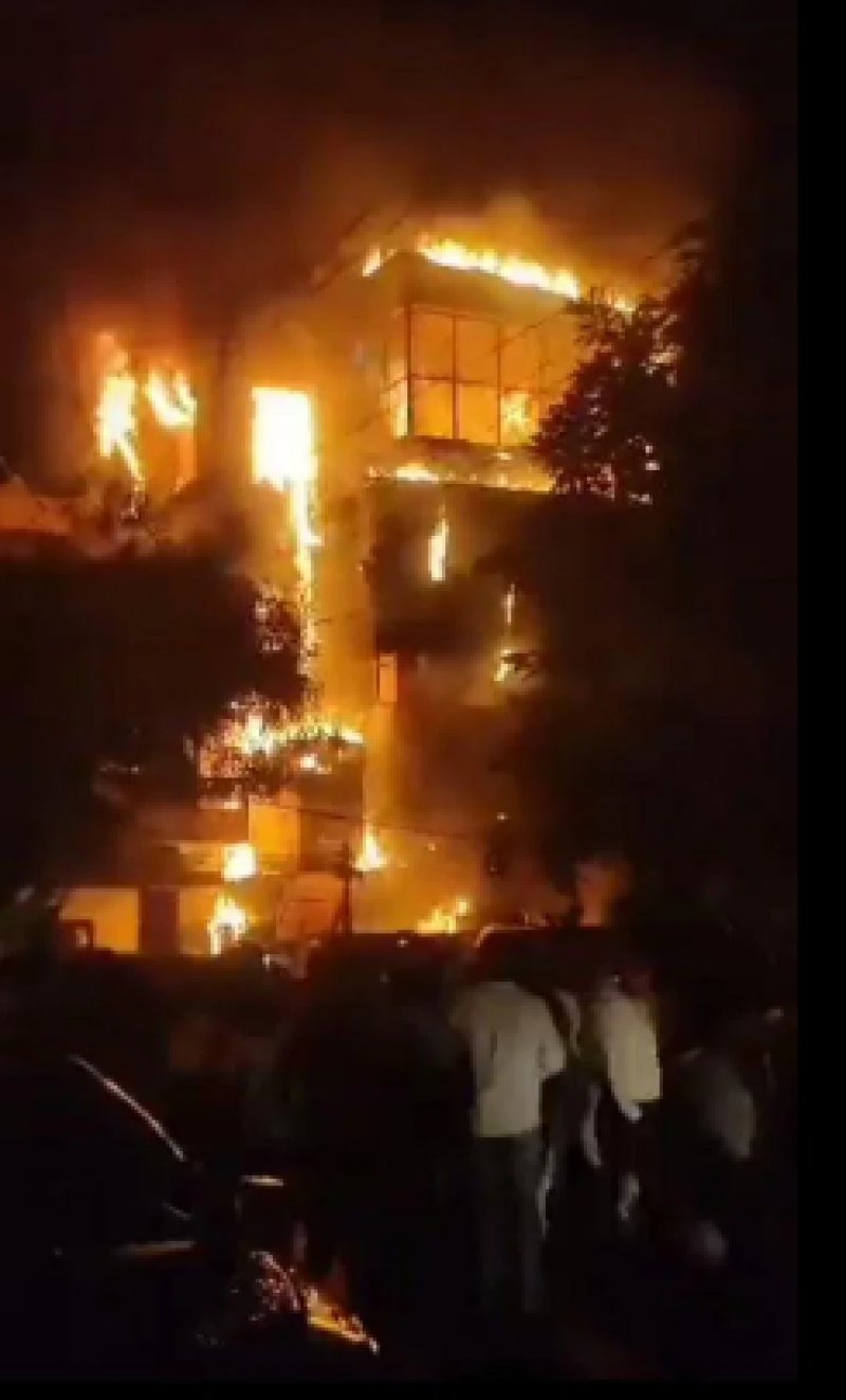 Major fire at Varanasi hotel, No loss of life
