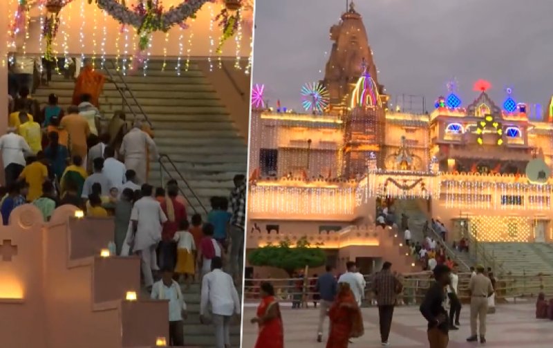 People throng temples on Krishna Janmashtami, Mathura flooded by devotees